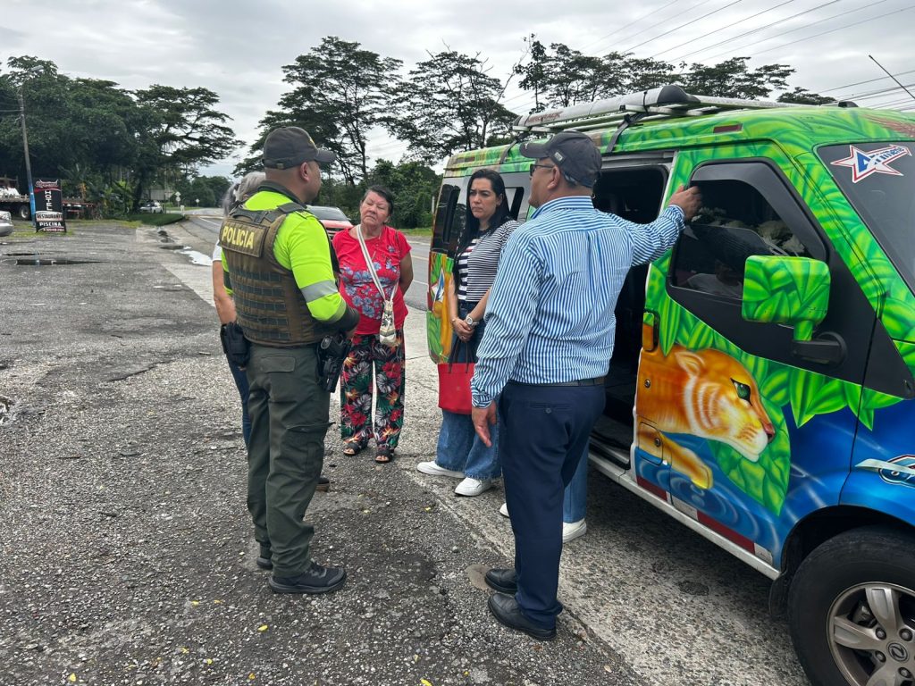 controles de seguidad en via nacional con los servicios de transporte publico