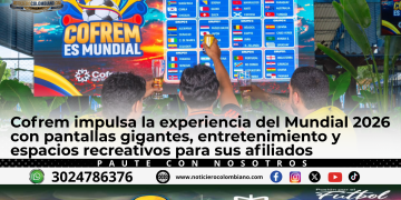 Familias observan los partidos del Mundial 2026 en pantalla gigante instalada por Cofrem en Villavicencio.