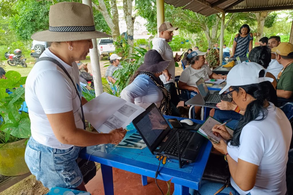Funcionarios de la Agencia Nacional de Tierras realizan caracterización y levantamiento técnico en el predio Bello Horizonte de Puerto López Meta.