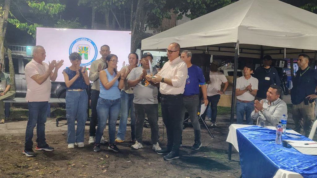Cancha renovada Portales del Llano y Uniportales