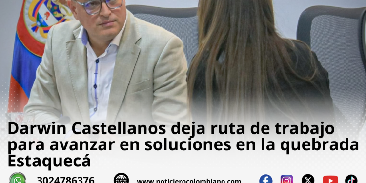 Darwin Castellanos durante seguimiento a la situación de la quebrada Estaquecá en el corredor Bogotá-Villavicencio