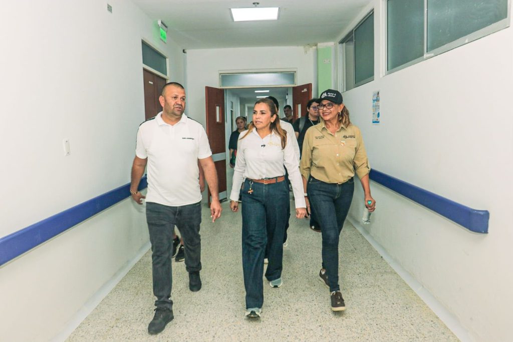 Gobernadora Rafaela Cortés durante entrega del Hospital Municipal de El Dorado