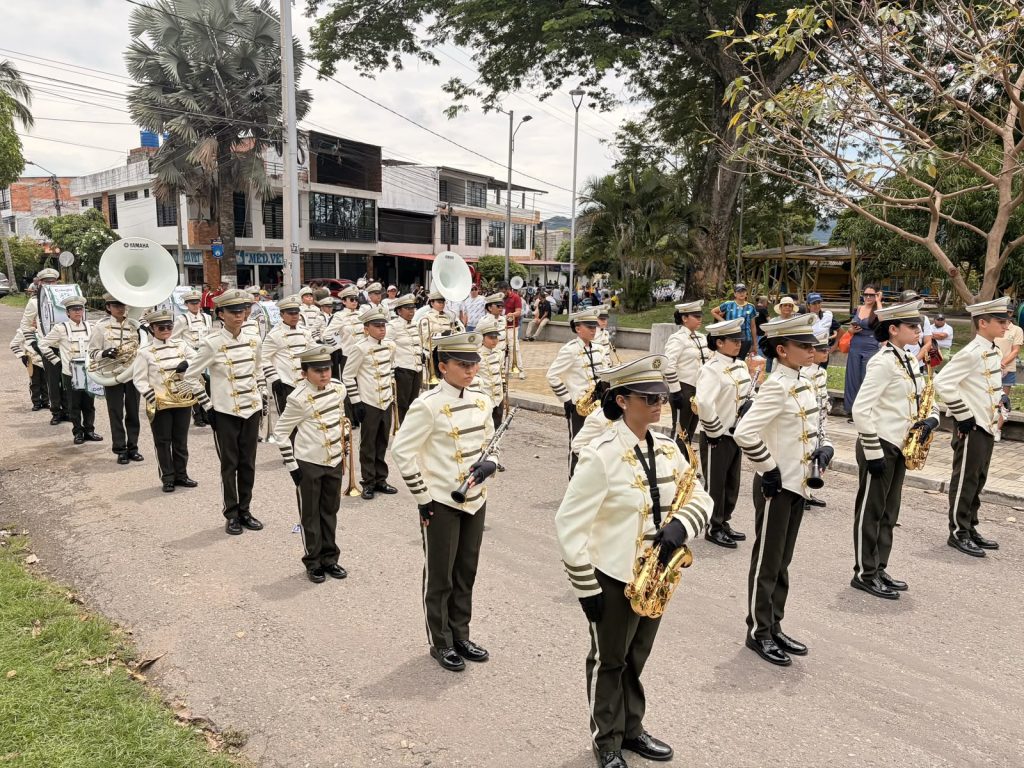 Banda Músico Marcial del Colegio Cofrem reconocida como Mejor Banda en Desfile